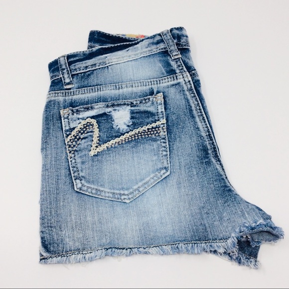 NWT Women’s Vanilla Star Lace Hi-Rise Denim Short - Picture 3 of 7